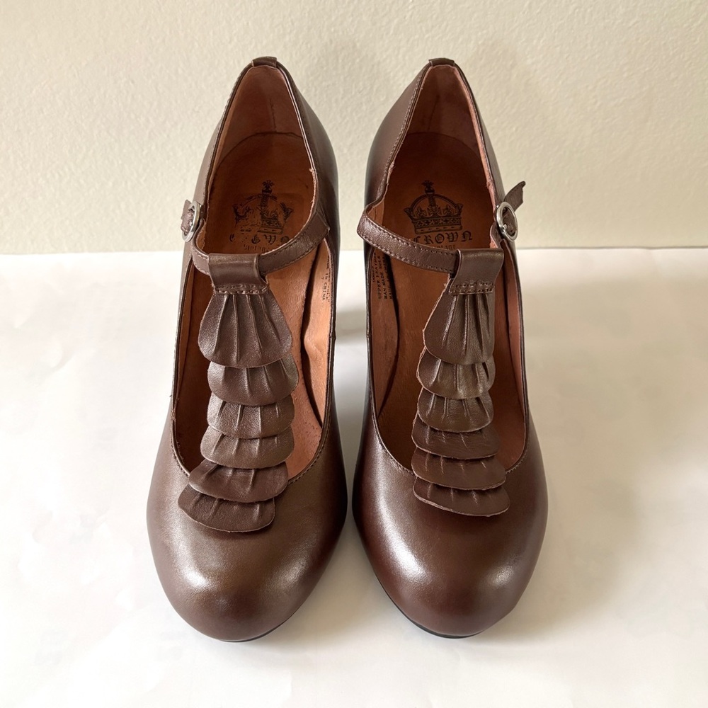 Crown Vintage brown leather ruffled T-strap heeled mary janes pumps - Picture 3 of 16